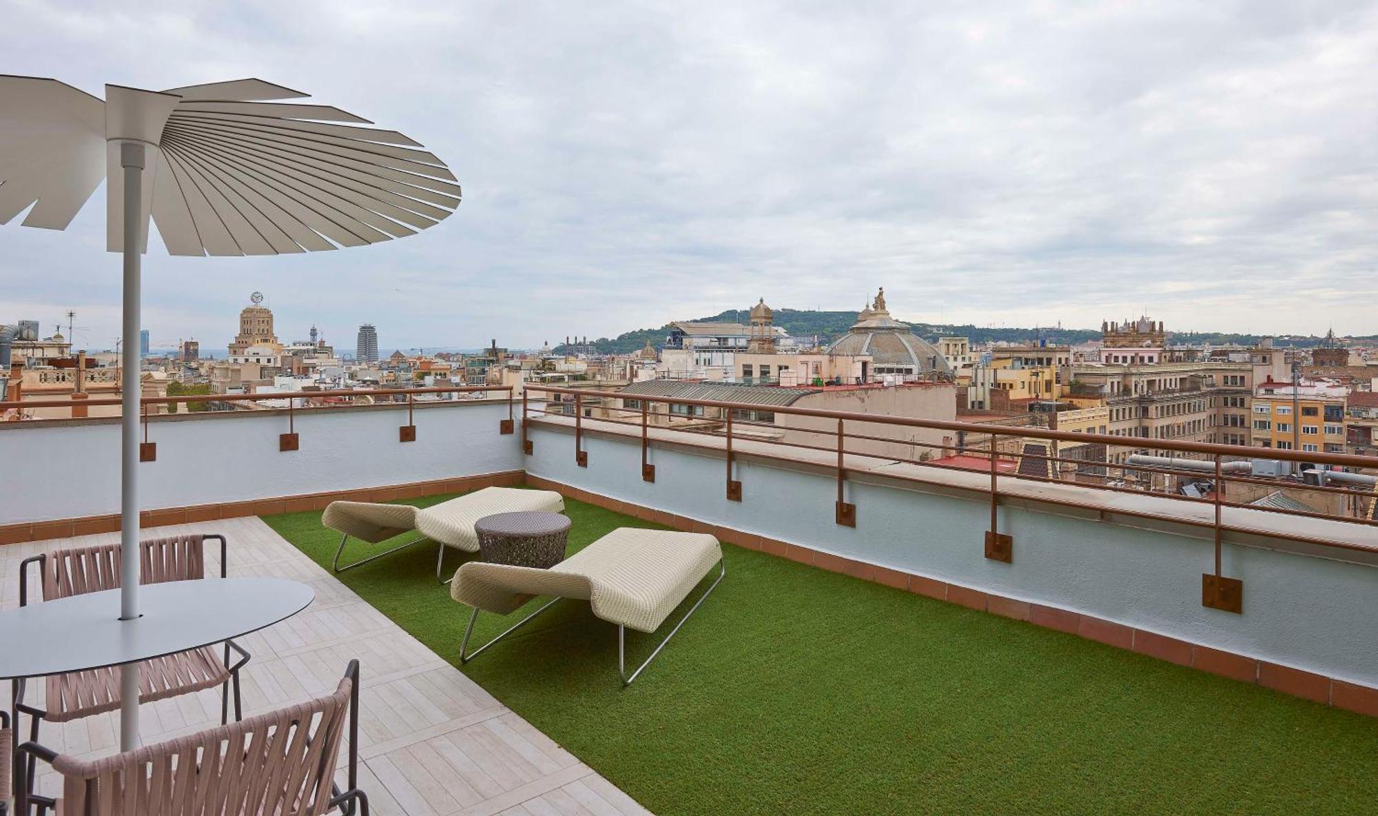Nh コレクション バルセロナ グラン ホテル カルデロン エクステリア 写真 Rooftop terrace